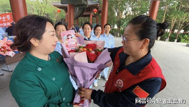 致敬白衣天使凝聚社会温情开元ky棋牌沈阳爱心企业(图2)